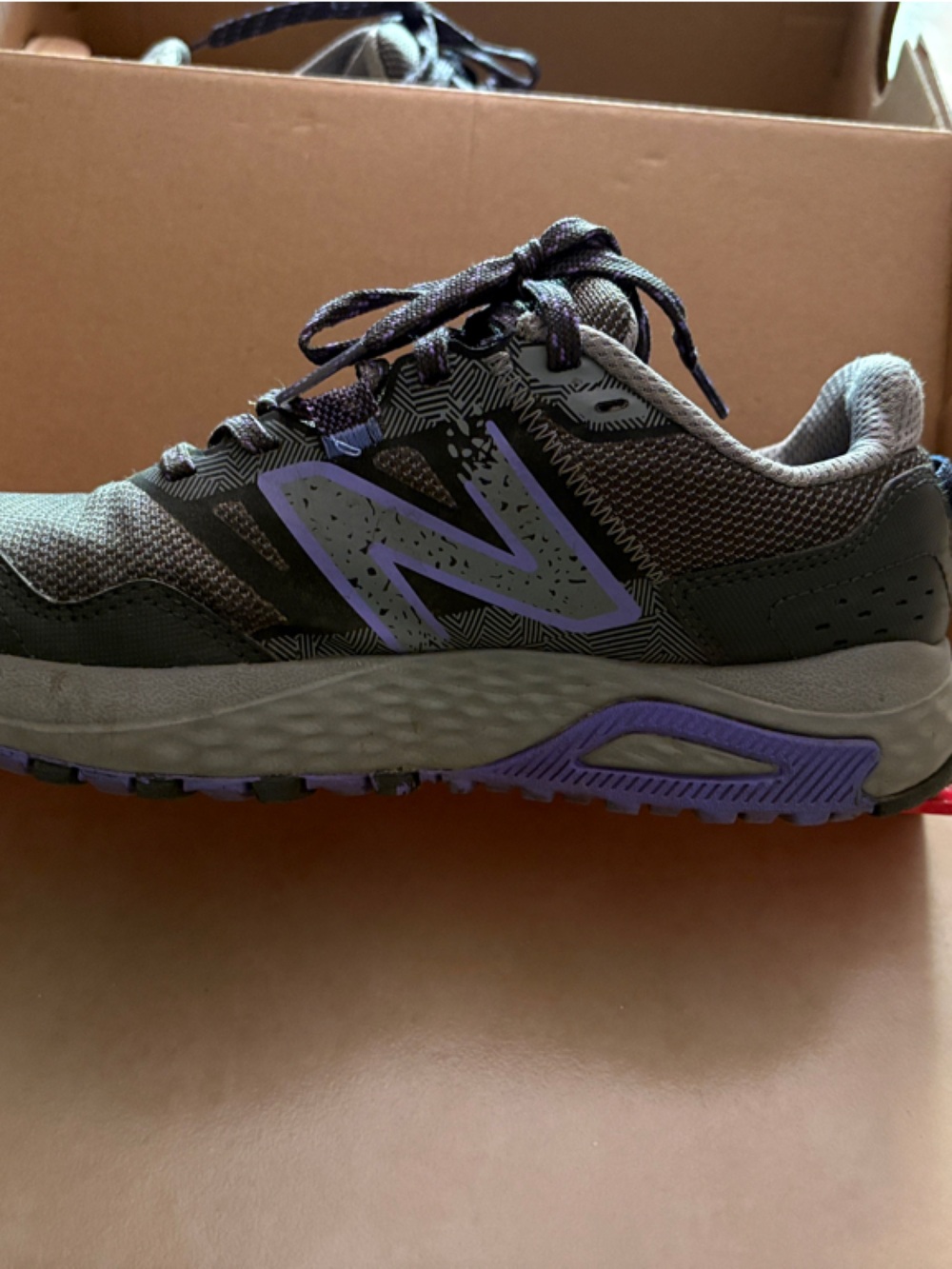New Balance Women's Gray and Purple Trail Runner